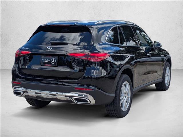 Used 2026 Mercedes-Benz GLC 300 4MATIC image 2