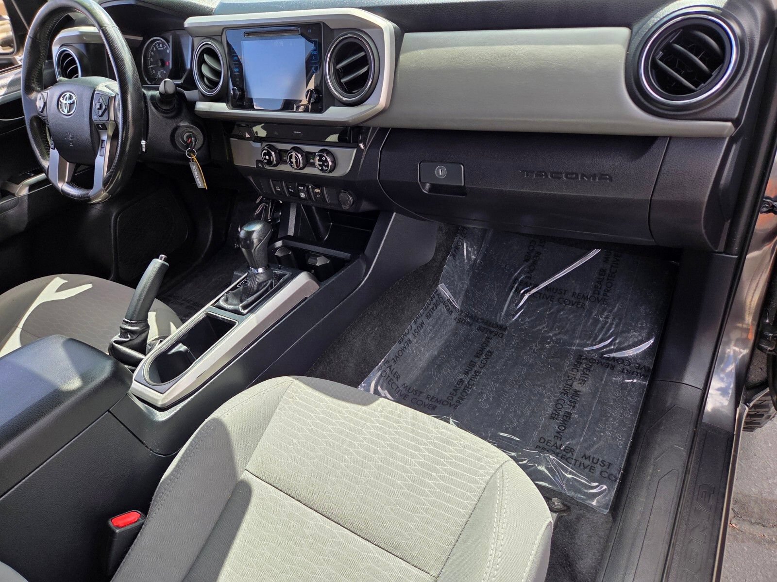 Used 2018 Toyota Tacoma SR5 RWD image 16
