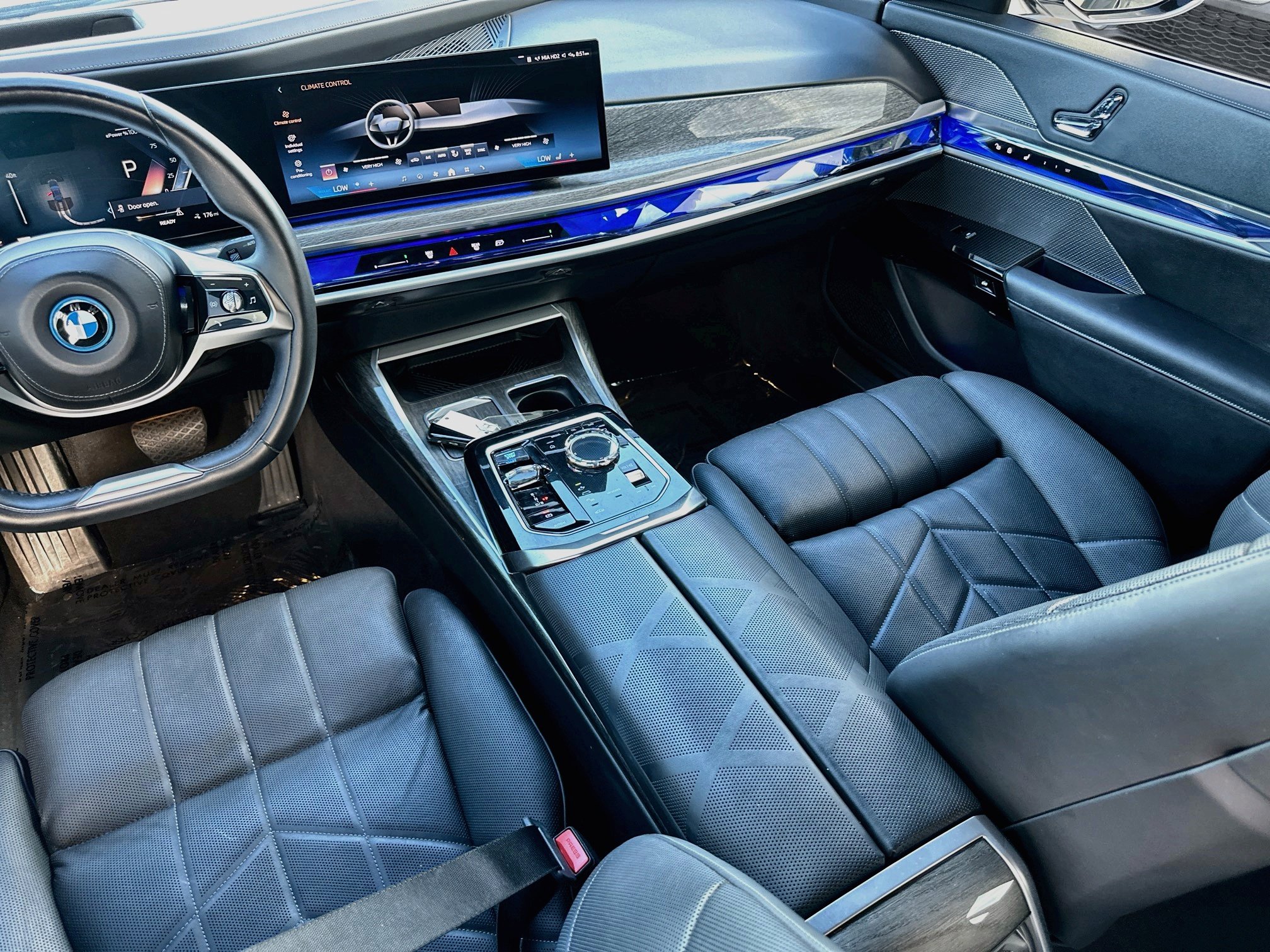 Certified 2024 BMW i7 xDrive60 AWD/4WD image 25