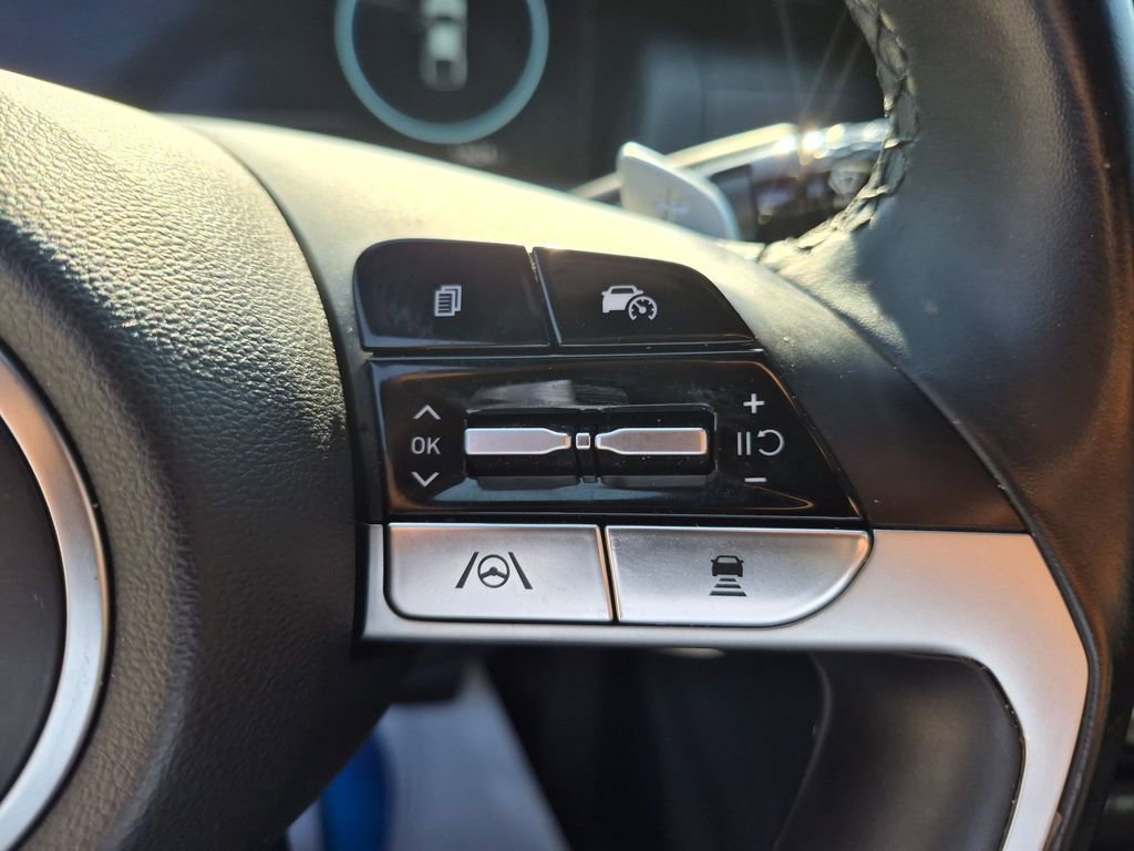 Used 2023 Hyundai Santa Cruz SEL Premium image 18