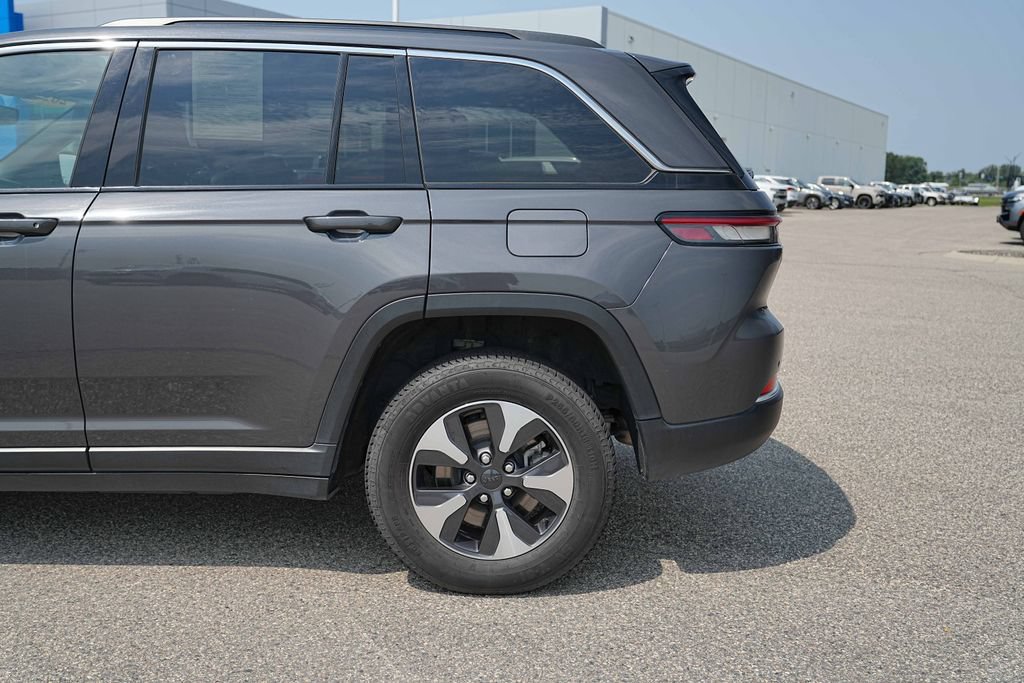 Used 2024 Jeep Grand Cherokee Limited 4xe AWD/4WD image 12