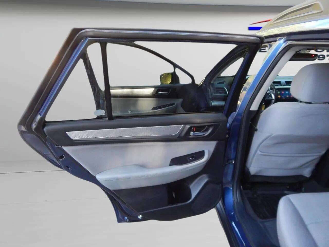 Used 2019 Subaru Outback 2.5i Premium image 39