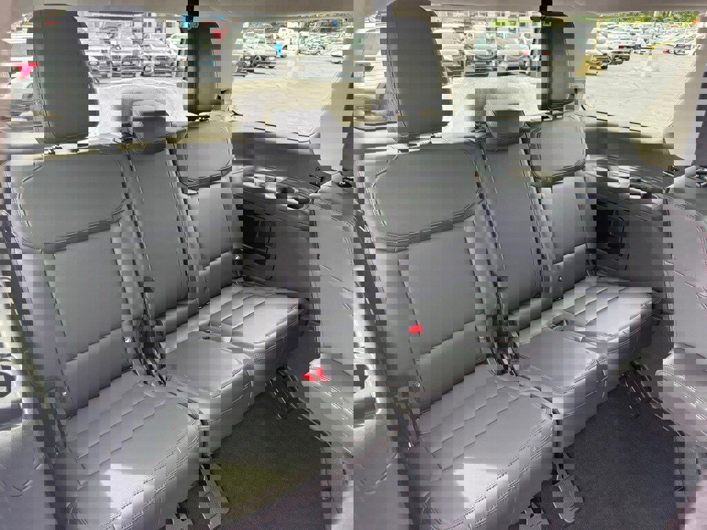 New 2025 Ford Expedition Active image 26