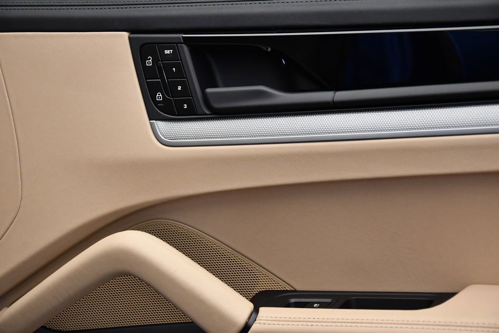 Used 2025 Porsche Cayenne S image 45