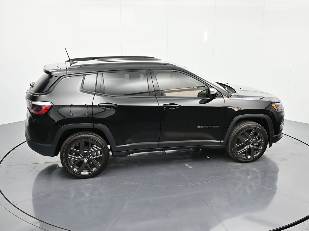 New 2026 Jeep Compass Latitude image 32