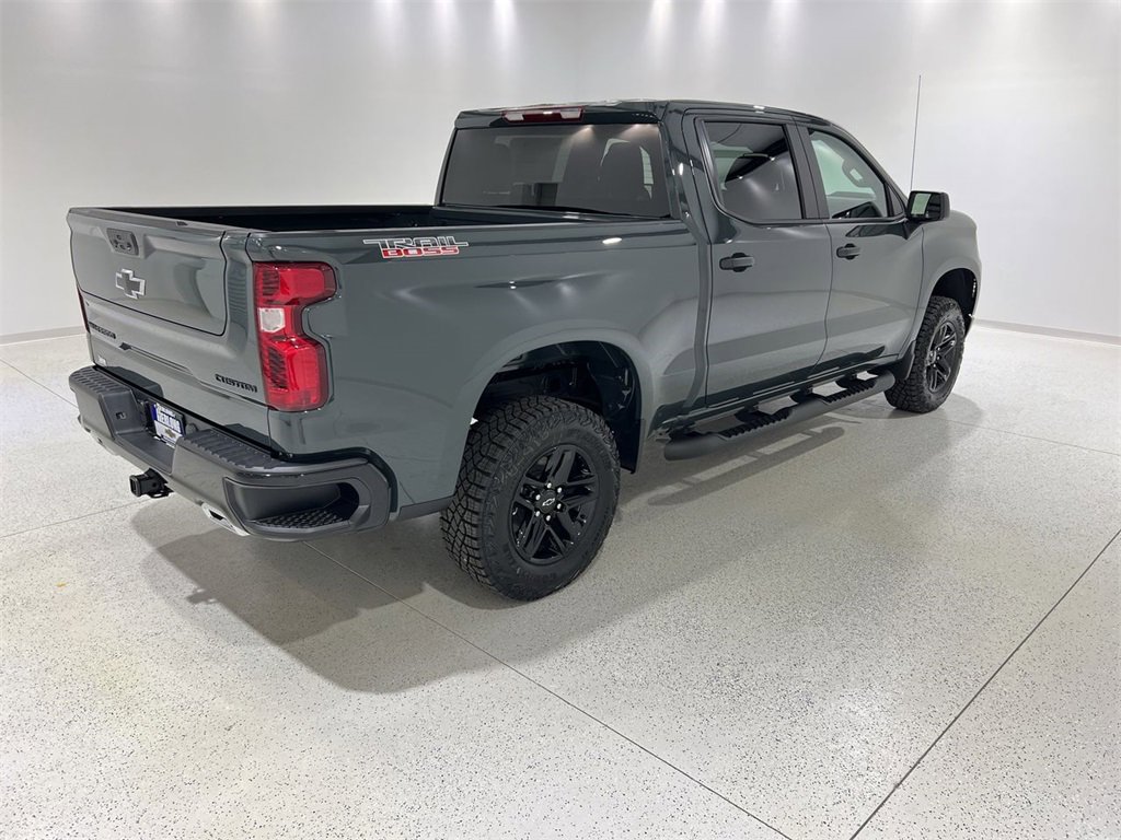 New 2026 Chevrolet Silverado 1500 Custom Trail Boss w/ LPO, Dark Essentials Package image 5