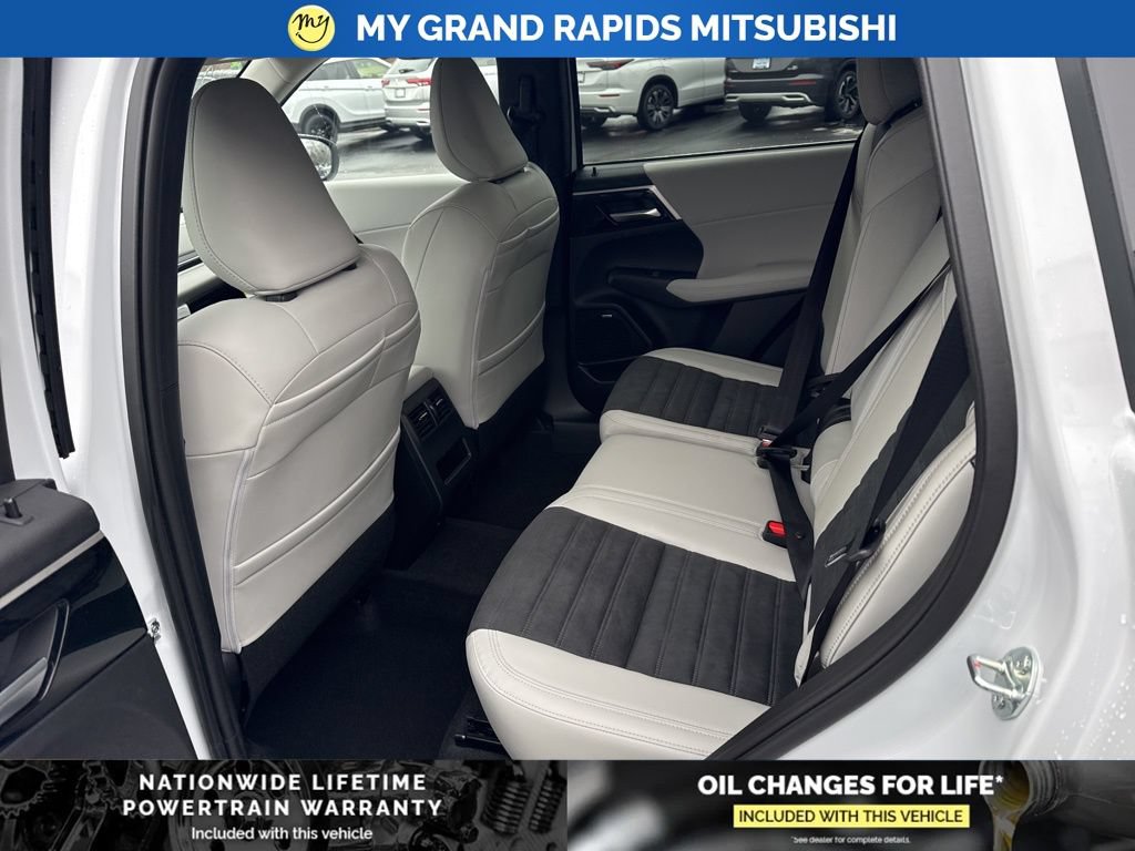 New 2026 Mitsubishi Outlander SE AWD/4WD image 10