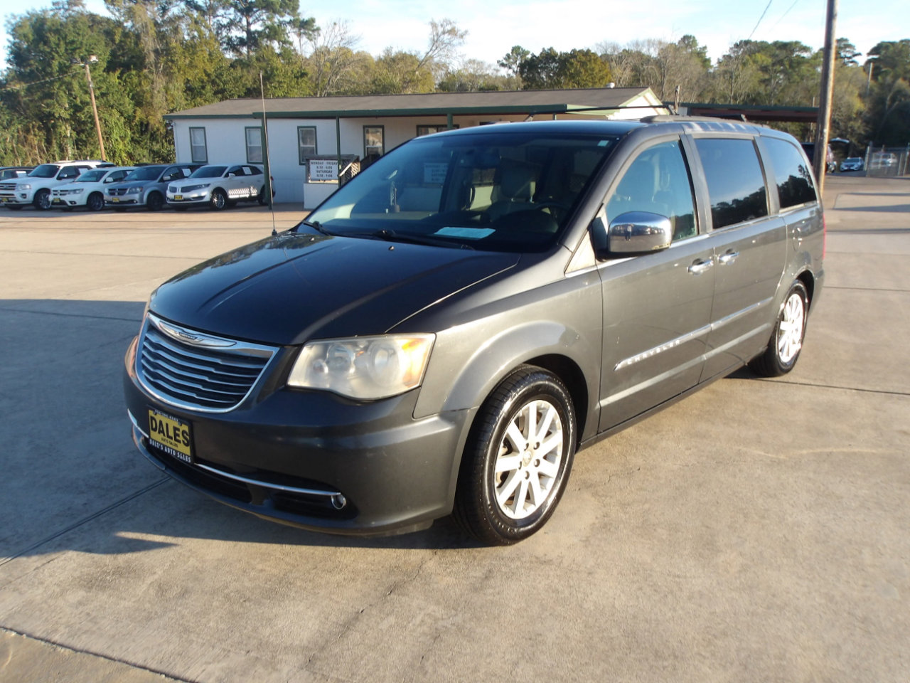 Used 2012 Chrysler Town & Country Touring-L w/ Trailer Tow Group image 2