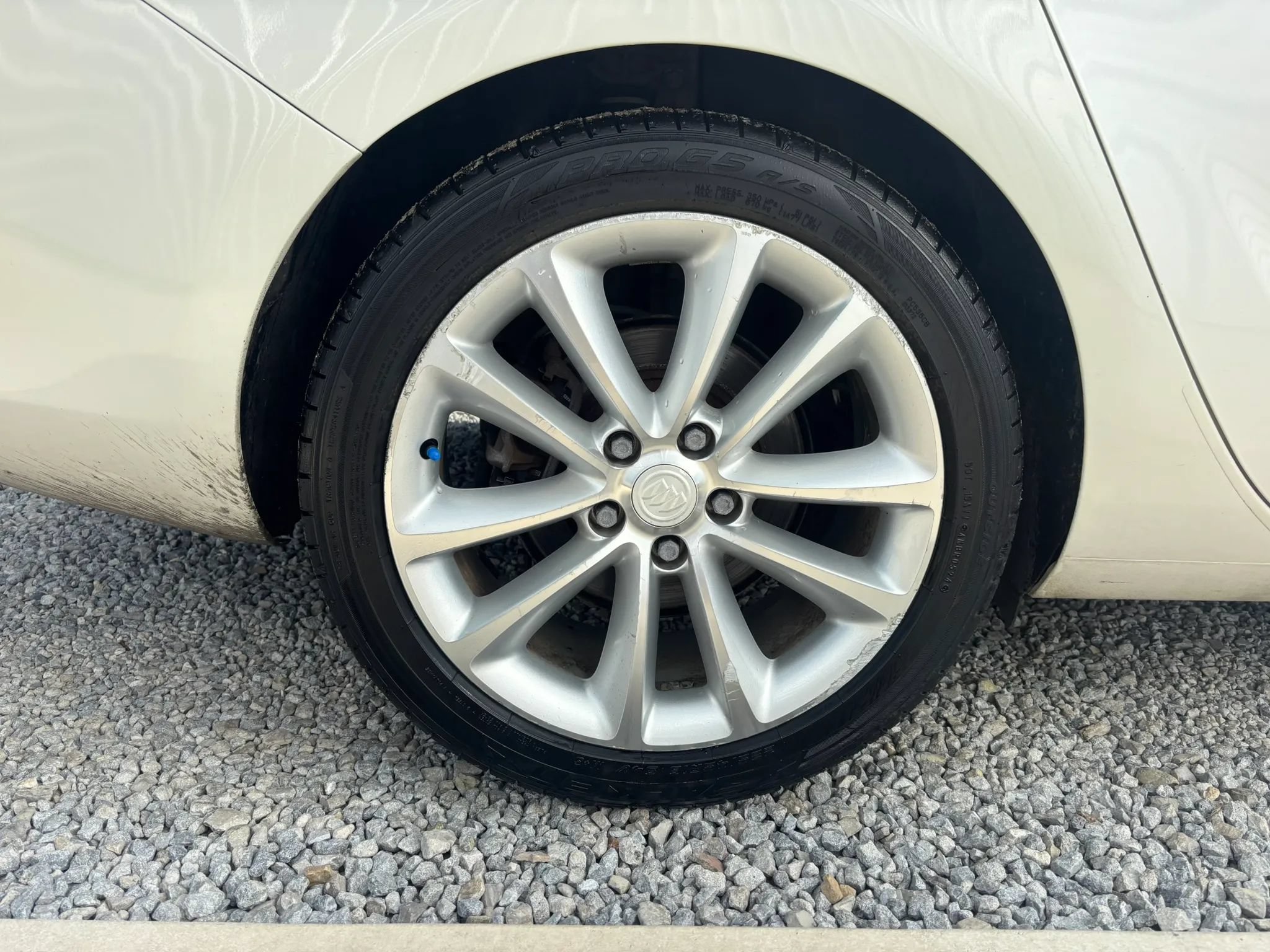 Used 2012 Buick Verano Leather FWD image 9