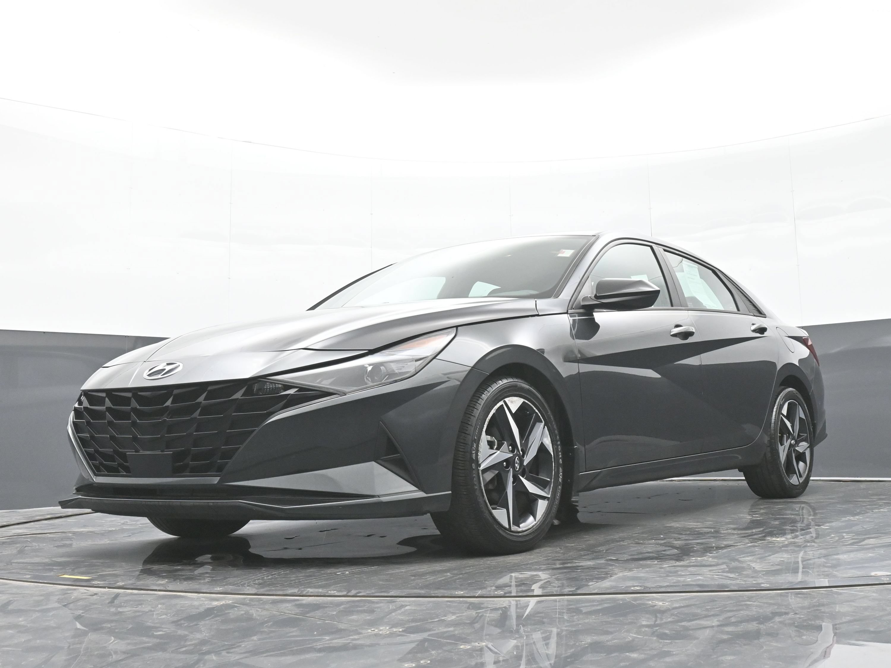 Used 2023 Hyundai Elantra SEL w/ Convenience Package FWD image 43