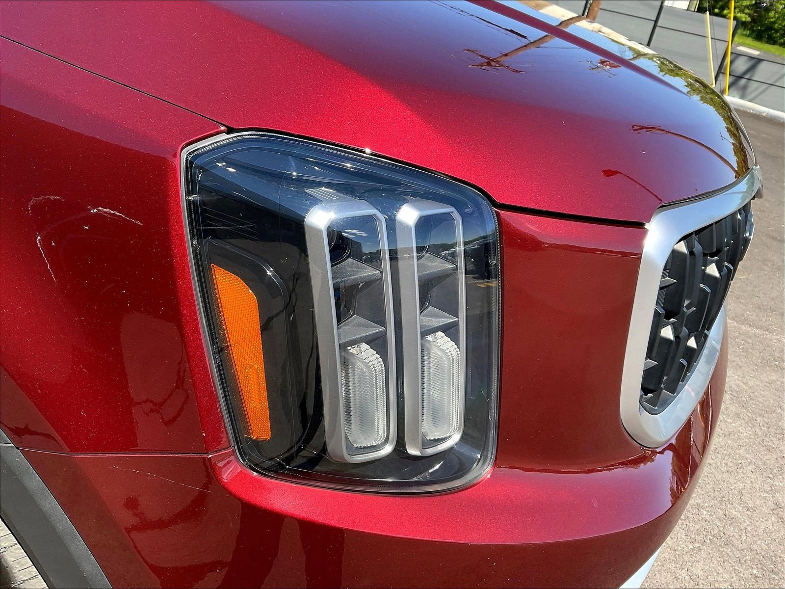 Used 2023 Kia Telluride EX w/ EX Captain's Chair Package AWD/4WD image 32