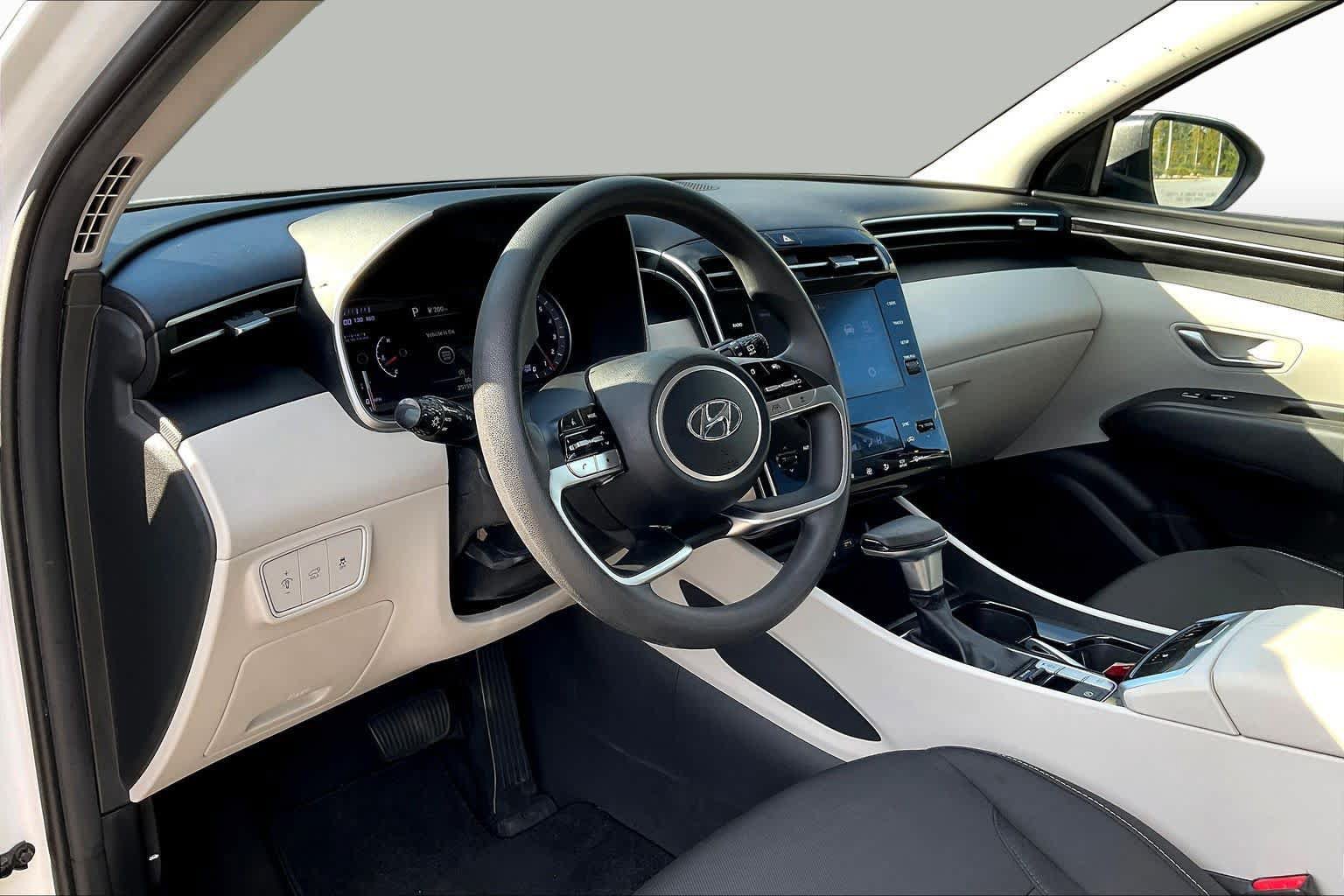 Used 2024 Hyundai Tucson SEL FWD image 16