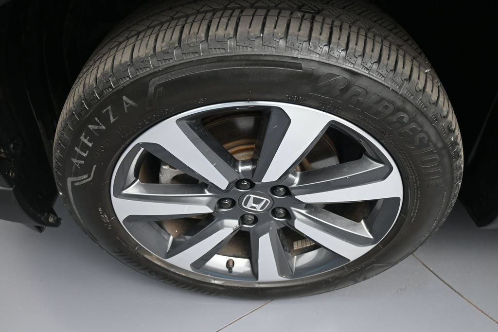 Certified 2024 Honda Pilot Touring image 14