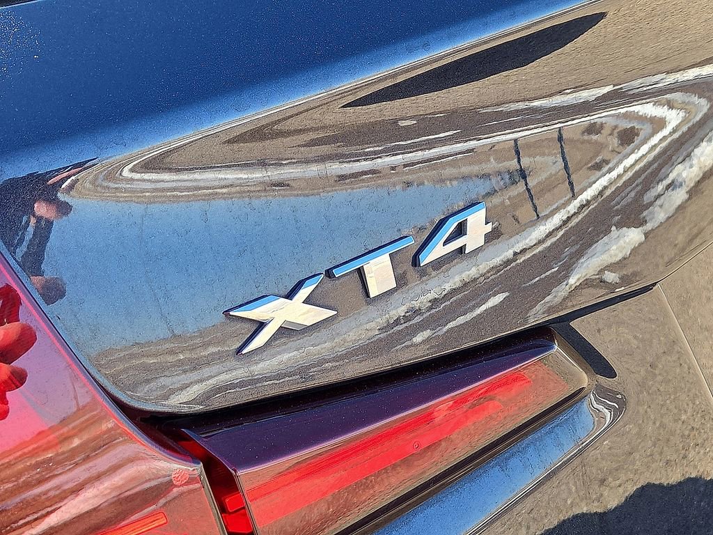 Used 2023 Cadillac XT4 Premium Luxury image 11