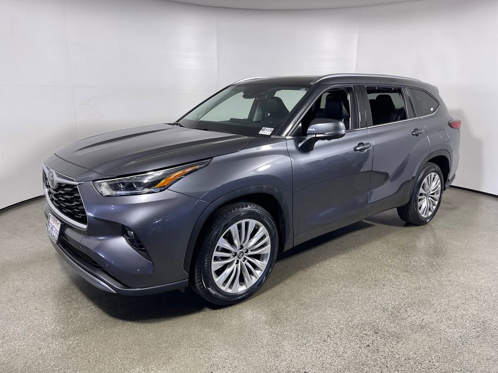 Used 2023 Toyota Highlander Platinum FWD image 7