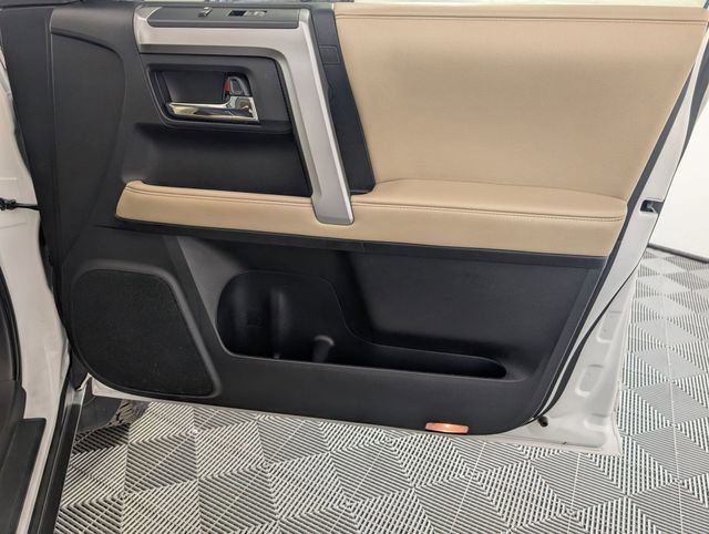 Used 2016 Toyota 4Runner SR5 Premium image 32