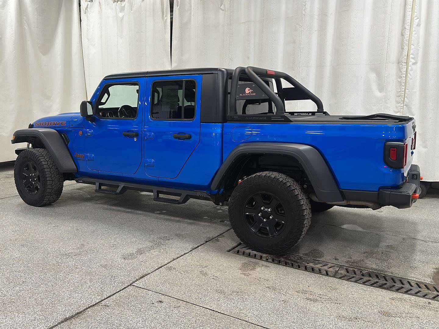 Used 2022 Jeep Gladiator Mojave w/ Cold Weather Group AWD/4WD image 3