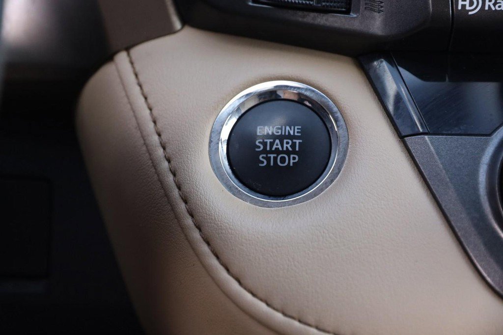 Used 2015 Toyota RAV4 Limited w/ Technology Package image 16