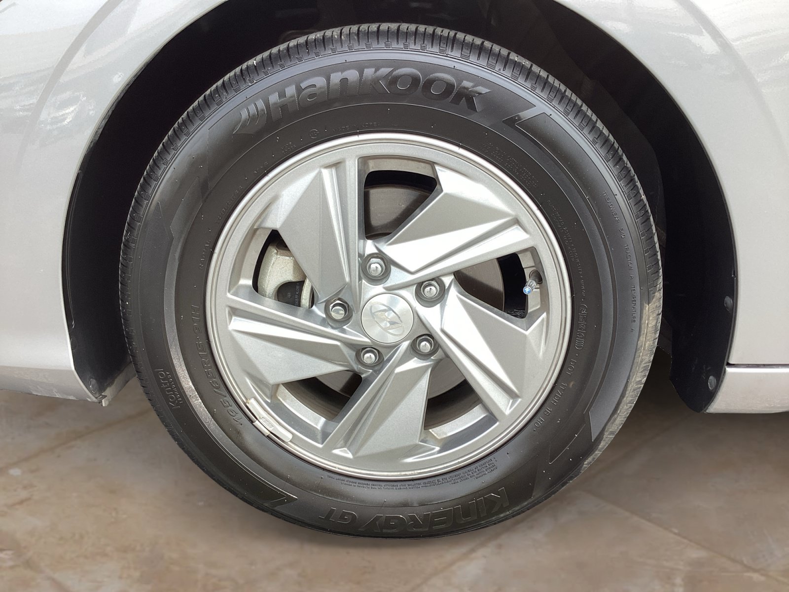 Used 2025 Hyundai Elantra SE w/ Cargo Package FWD image 27