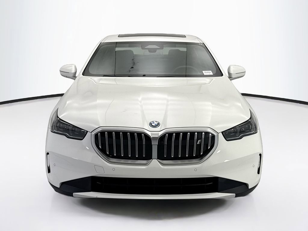 Certified 2026 BMW i5 eDrive40 w/ Premium Package RWD image 2