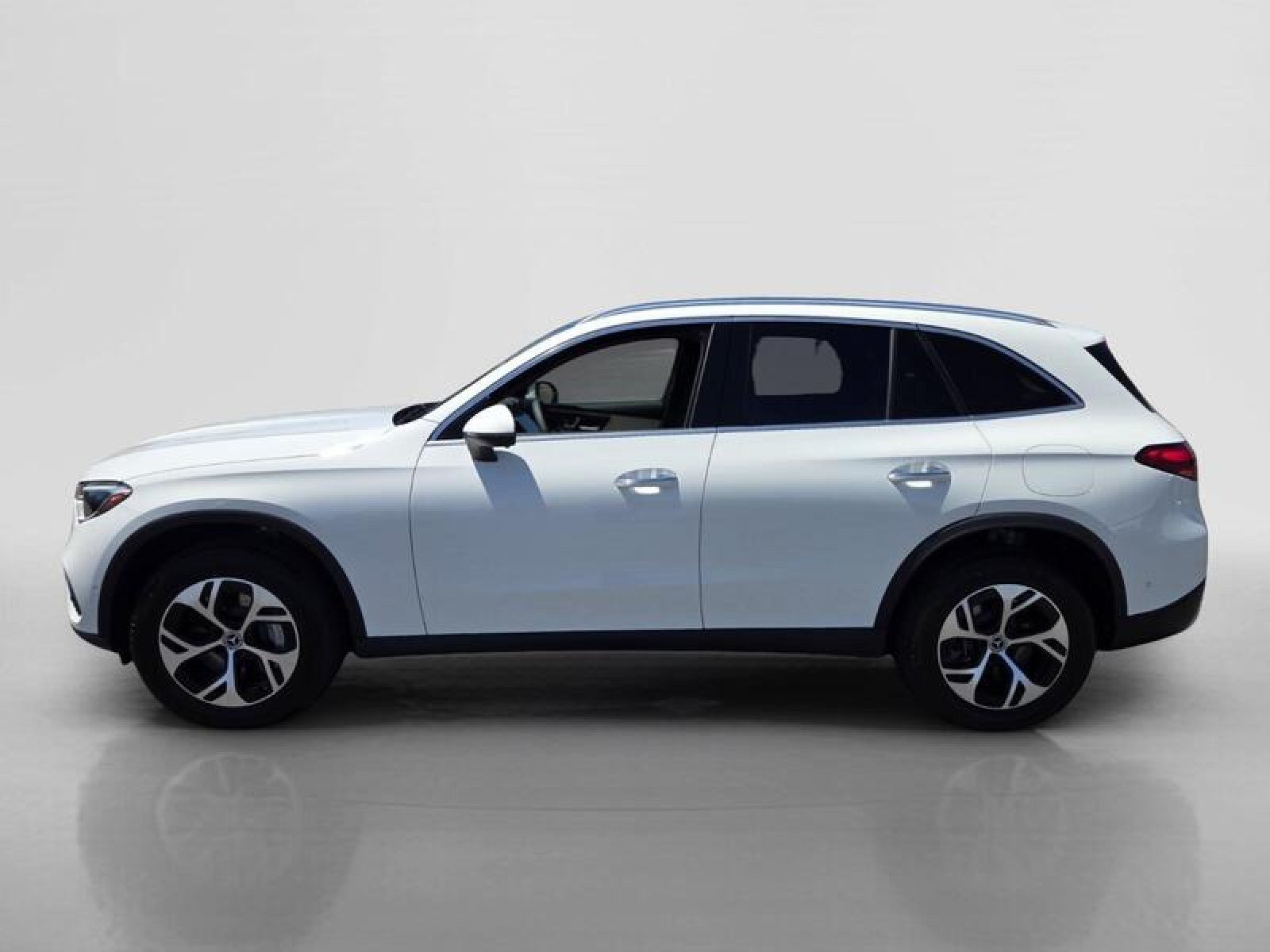 New 2026 Mercedes-Benz GLC 350e 4MATIC image 2
