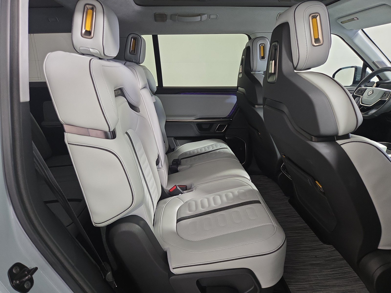 Used 2024 Rivian R1S Adventure AWD/4WD image 23