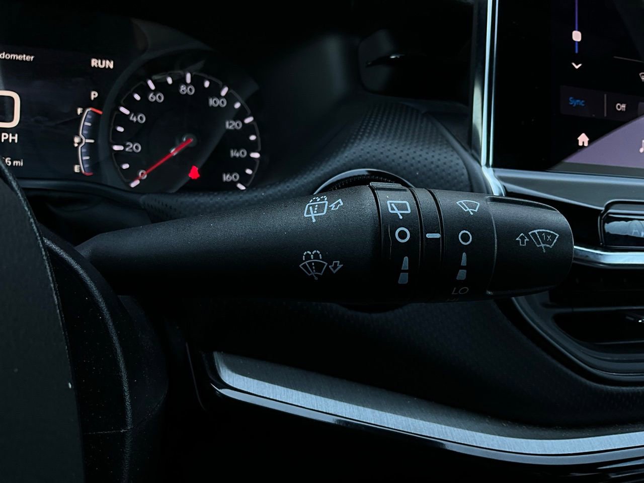 Used 2025 Jeep Compass Trailhawk image 36