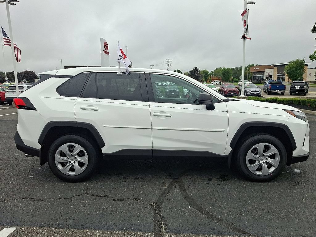 Certified 2023 Toyota RAV4 LE AWD/4WD image 7