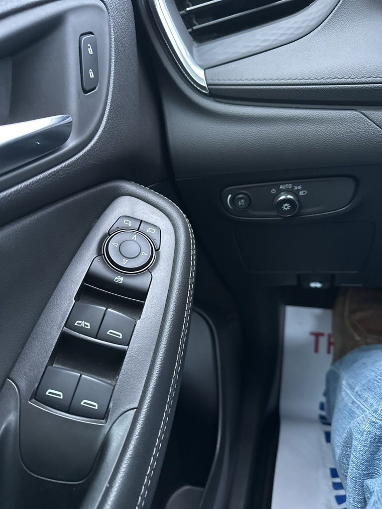 Used 2024 Buick Encore GX Sport Touring image 19
