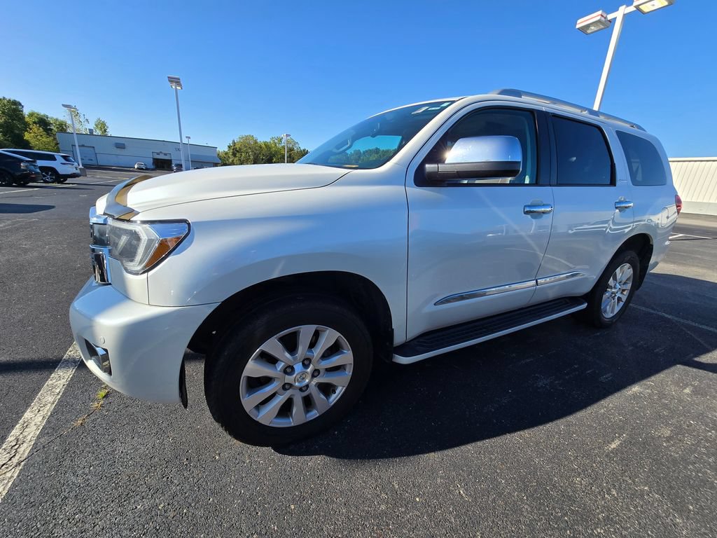 Used 2018 Toyota Sequoia Platinum AWD/4WD image 4