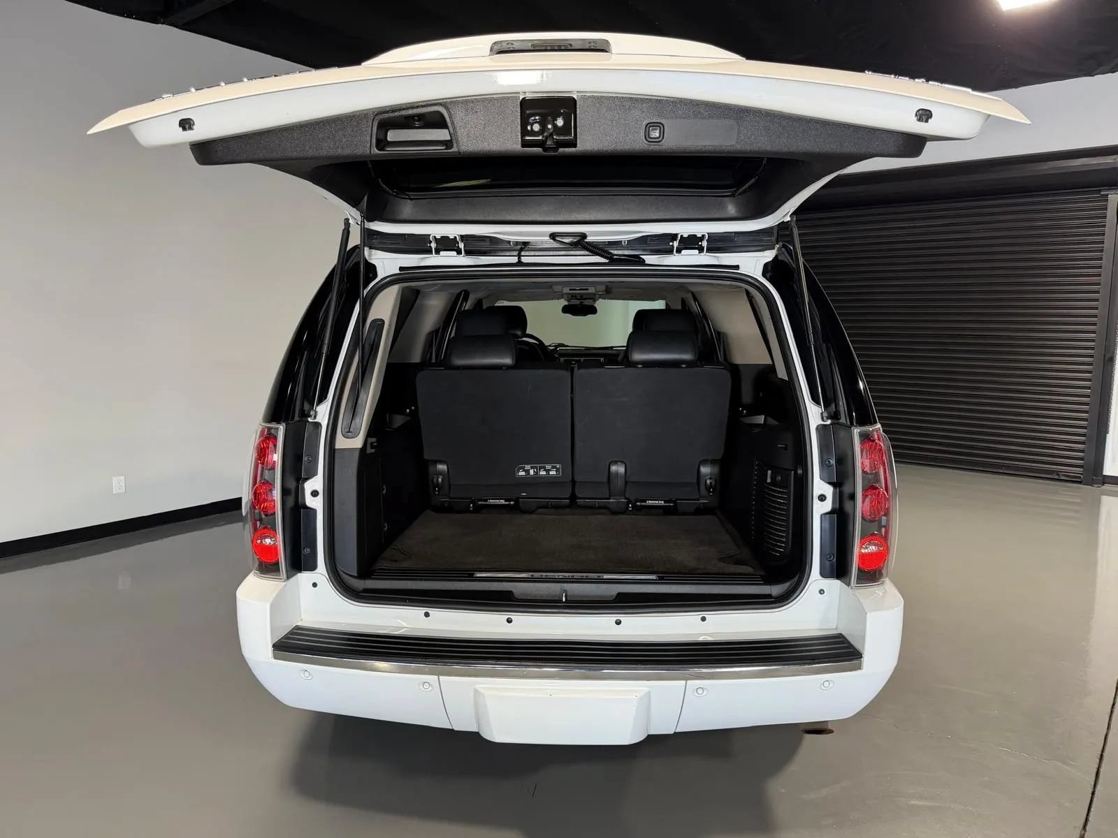 Used 2012 GMC Yukon XL Denali RWD image 14