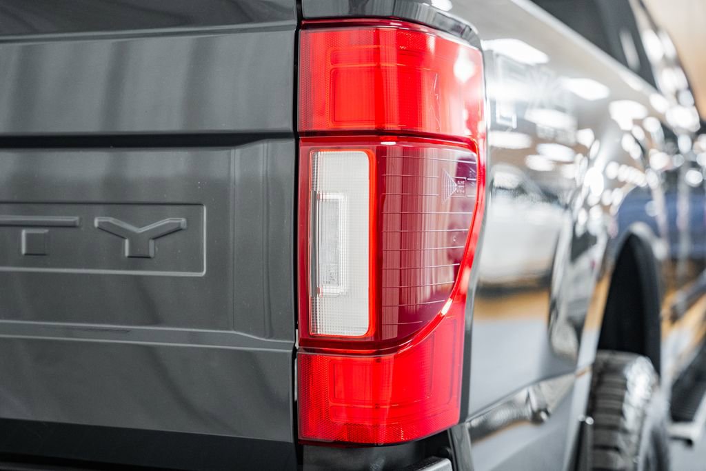 Used 2021 Ford F350 Lariat image 17