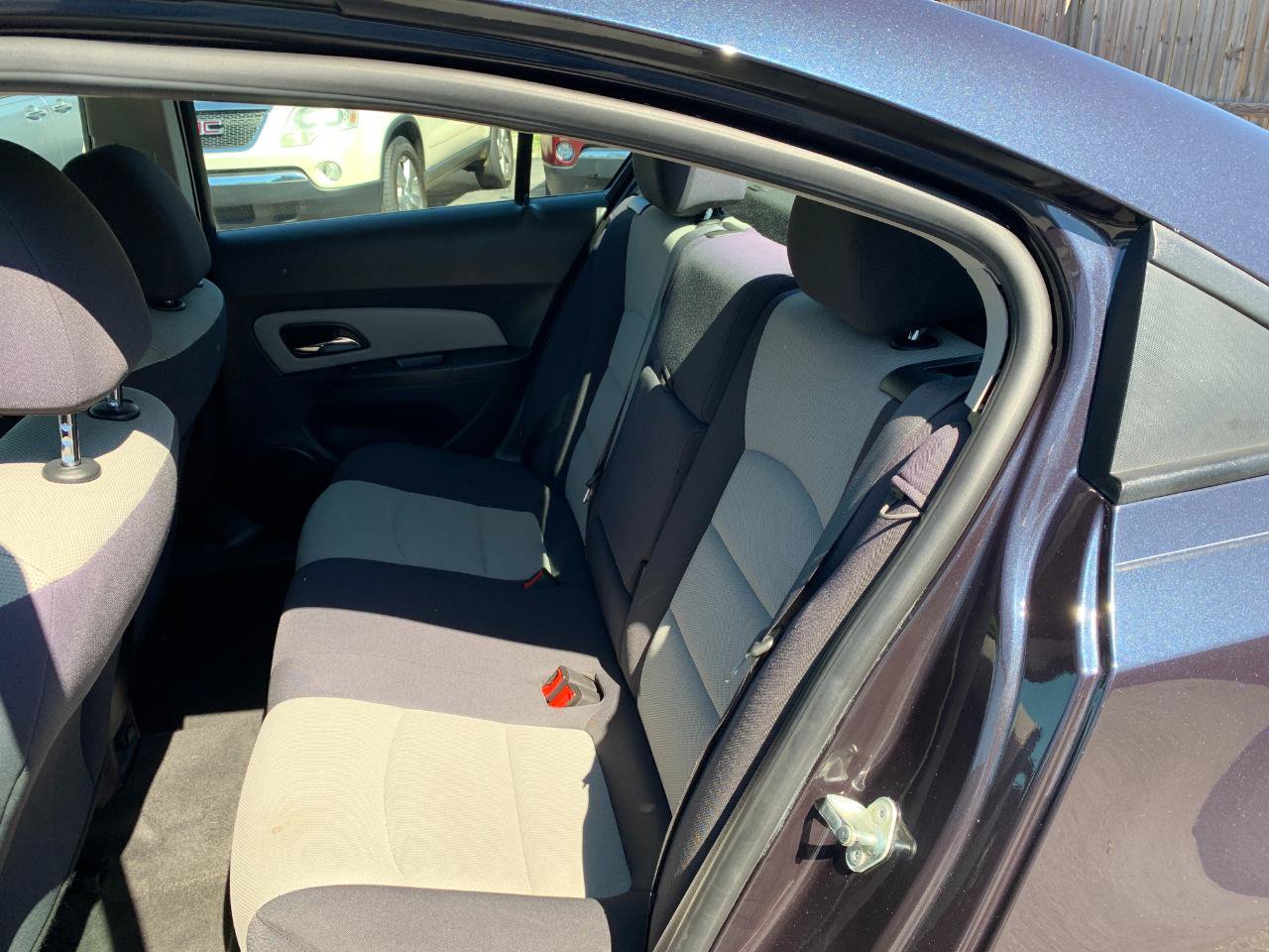Used 2014 Chevrolet Cruze LS FWD image 20