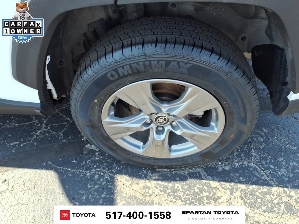 Used 2024 Toyota RAV4 XLE FWD image 11