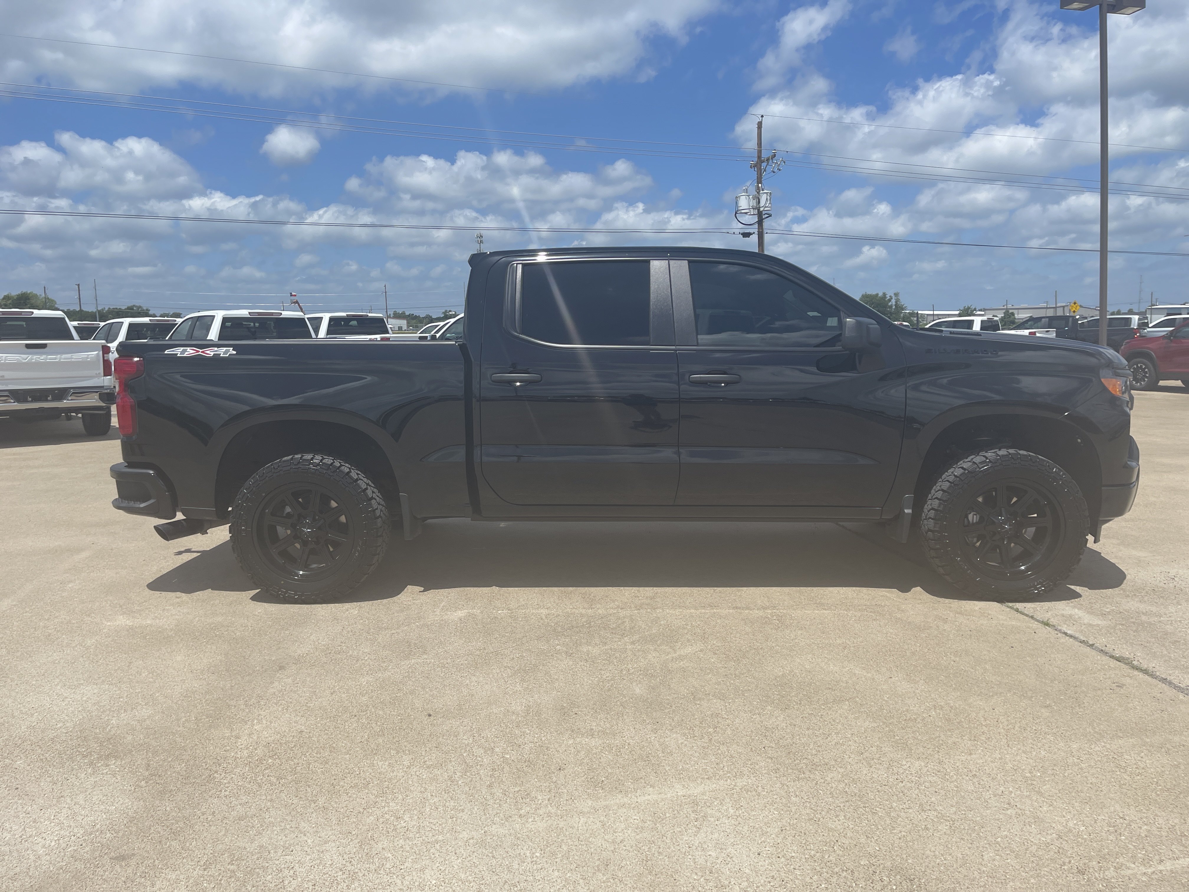 Used 2025 Chevrolet Silverado 1500 Custom w/ Turbomax Blackout Package AWD/4WD image 3