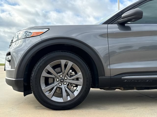 Used 2021 Ford Explorer XLT w/ Equipment Group 202A RWD image 5