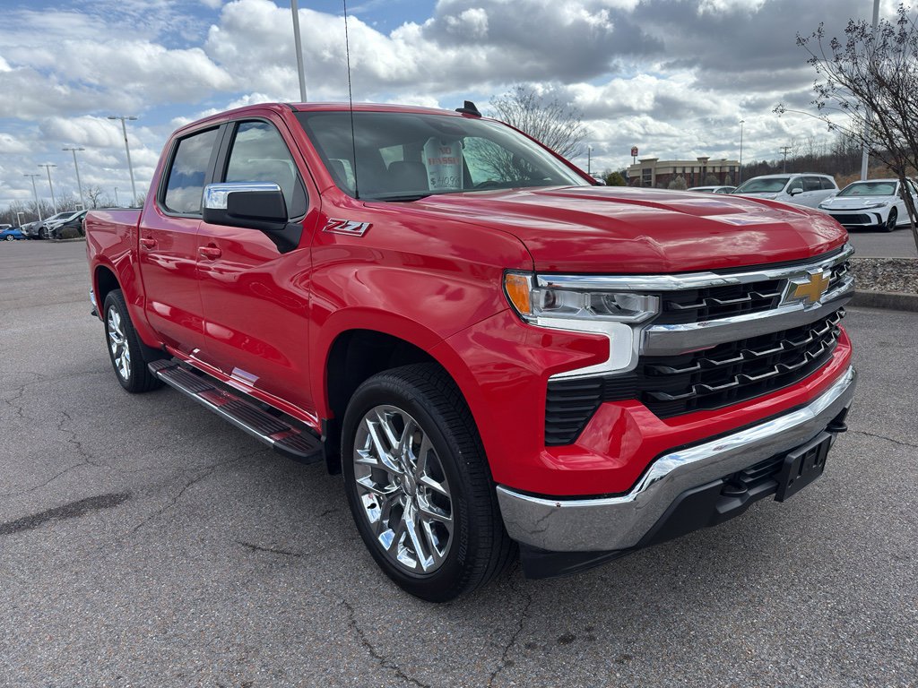 Used 2024 Chevrolet Silverado 1500 LT image 8