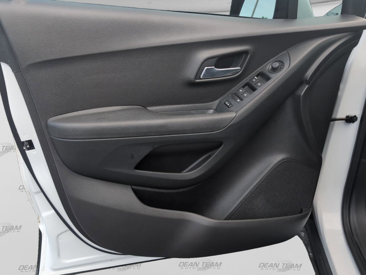 Used 2017 Chevrolet Trax LS FWD image 10