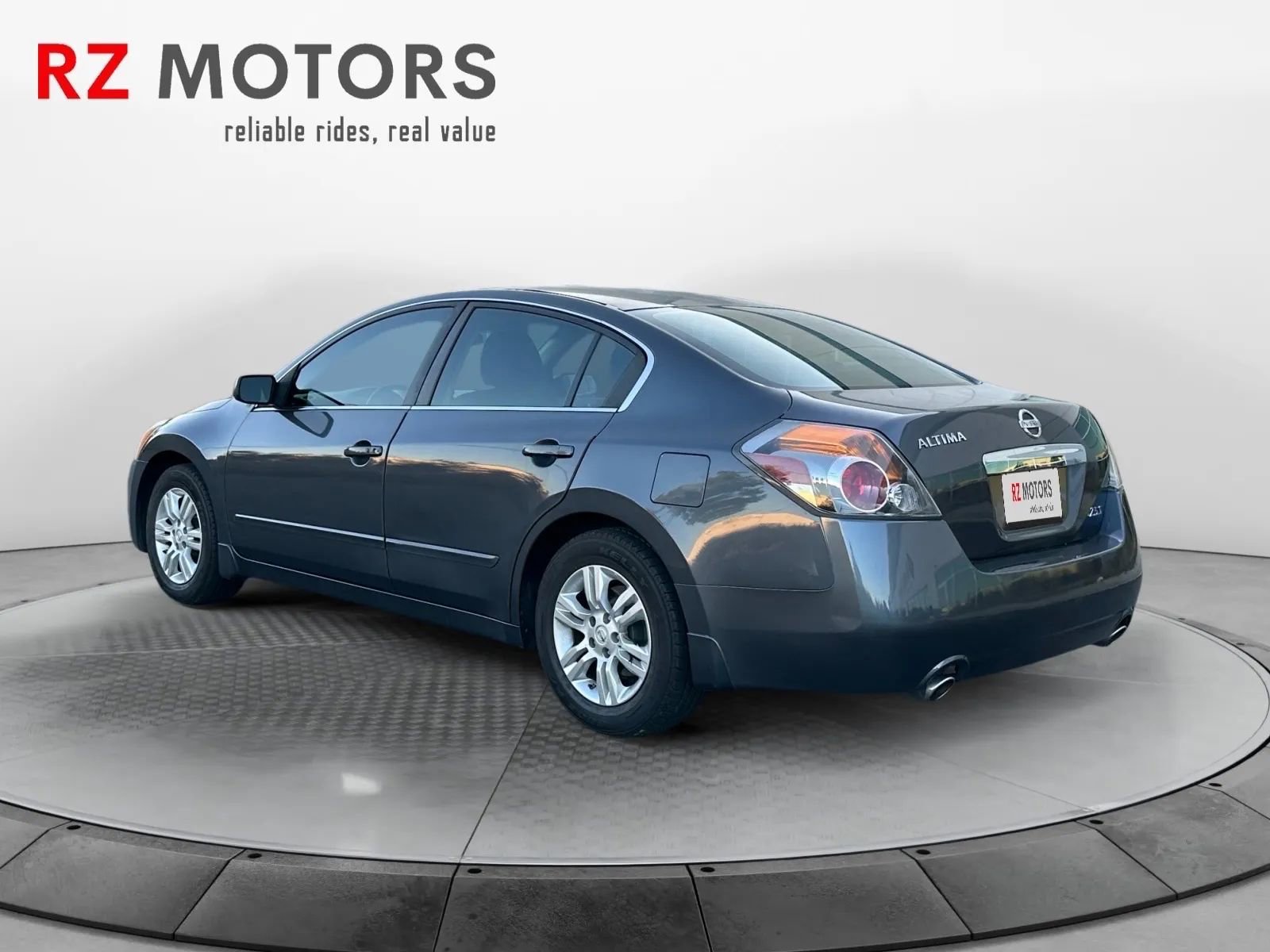 Used 2010 Nissan Altima 2.5 S w/ Convenience Pkg image 3