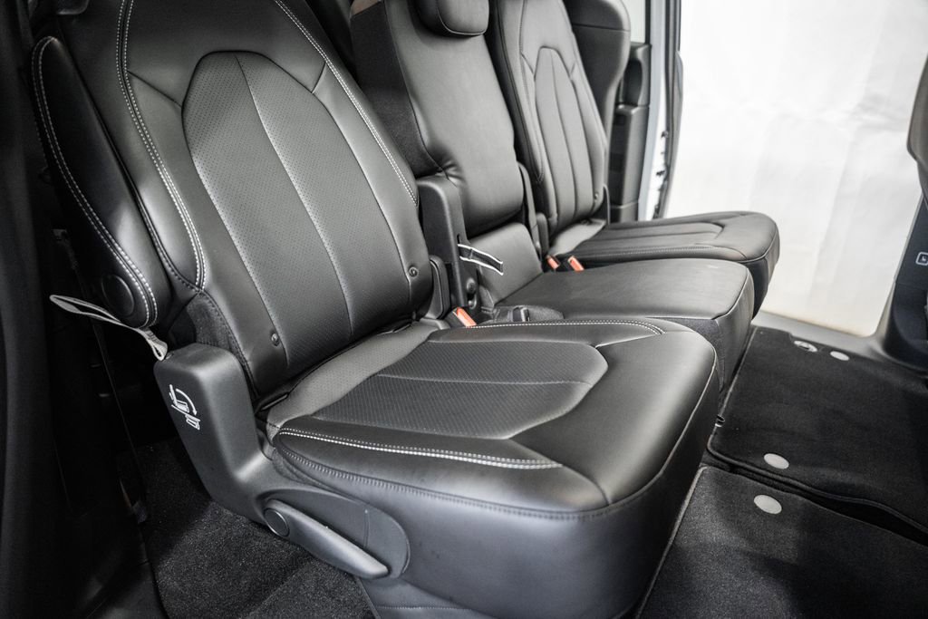 New 2026 Chrysler Pacifica Select image 31