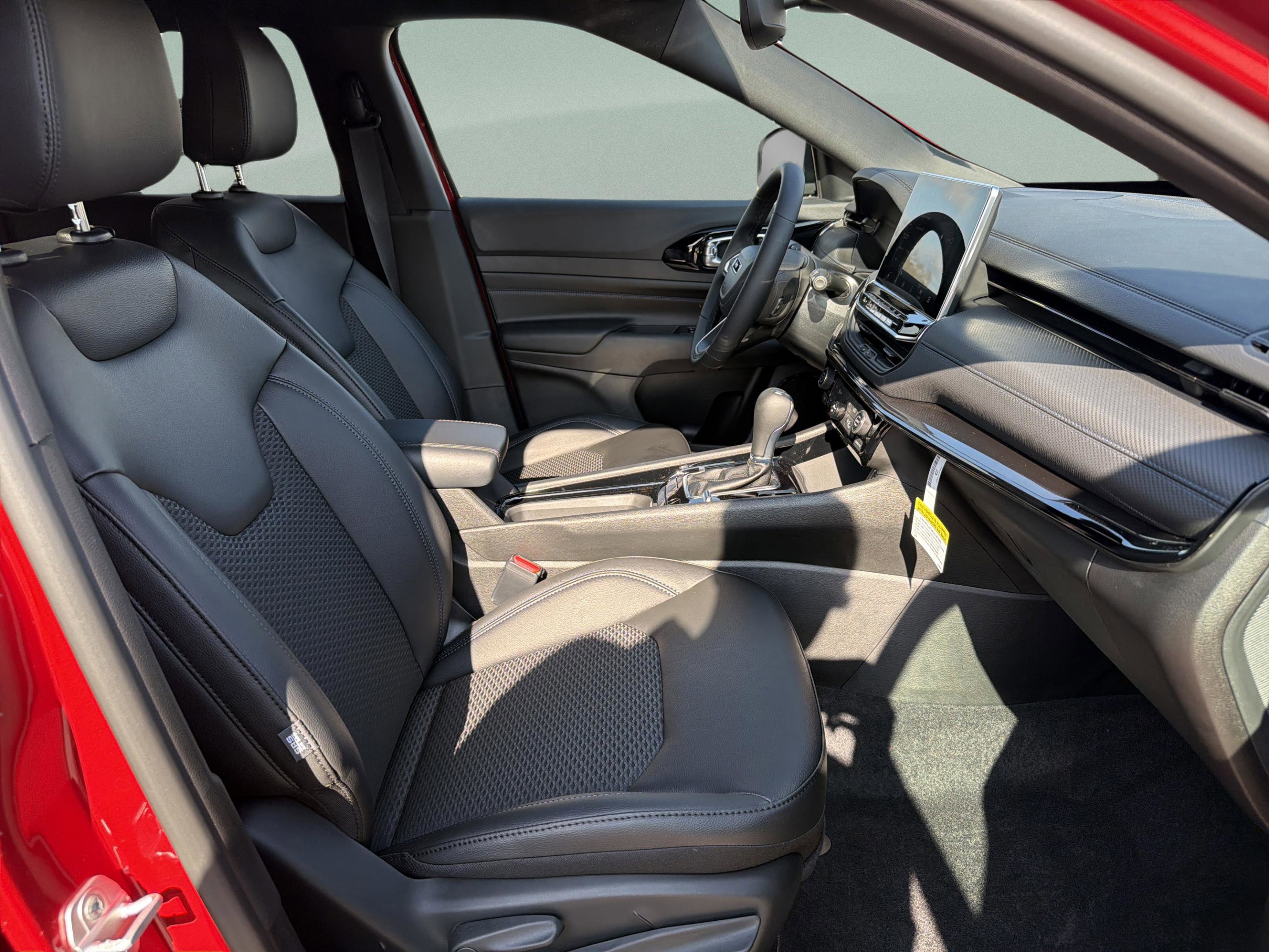 New 2026 Jeep Compass Latitude AWD/4WD image 17