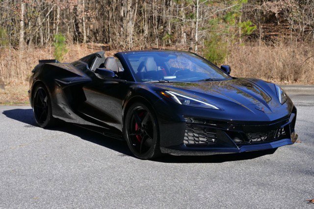Used 2025 Chevrolet Corvette E-Ray w/ ZER Performance Package image 4