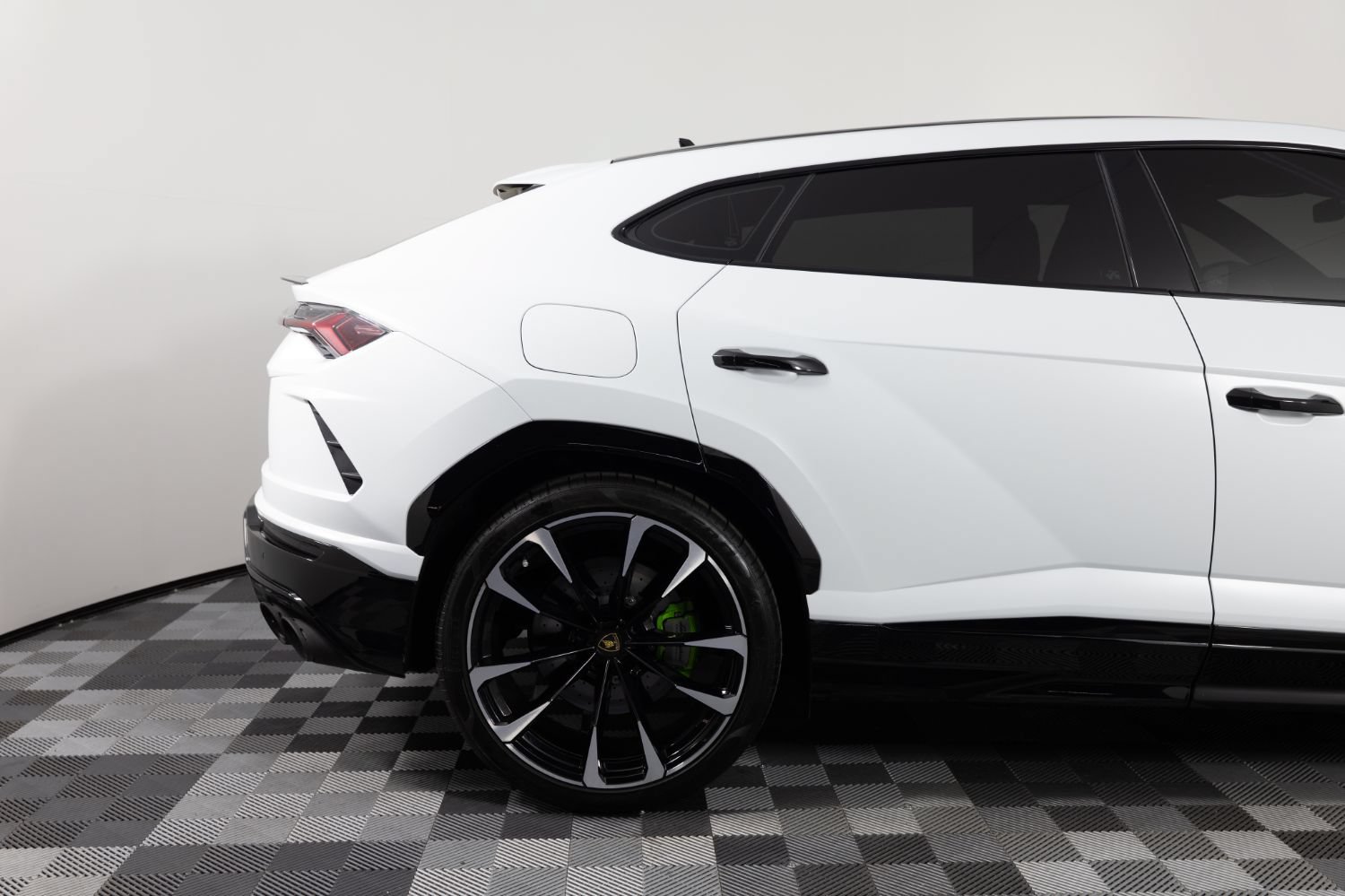 Used 2021 Lamborghini Urus AWD/4WD image 14