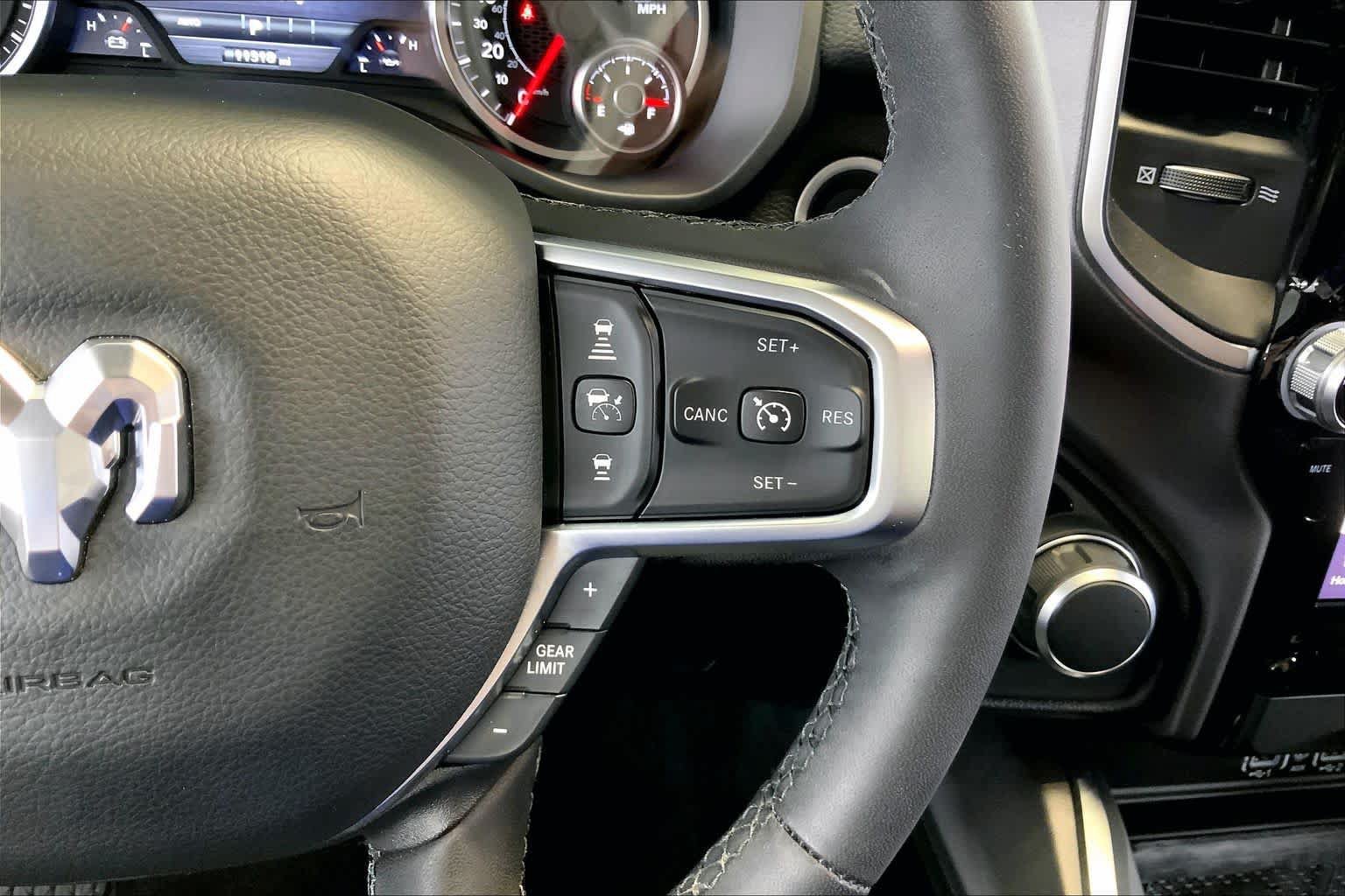 Used 2025 RAM 1500 Big Horn AWD/4WD image 24