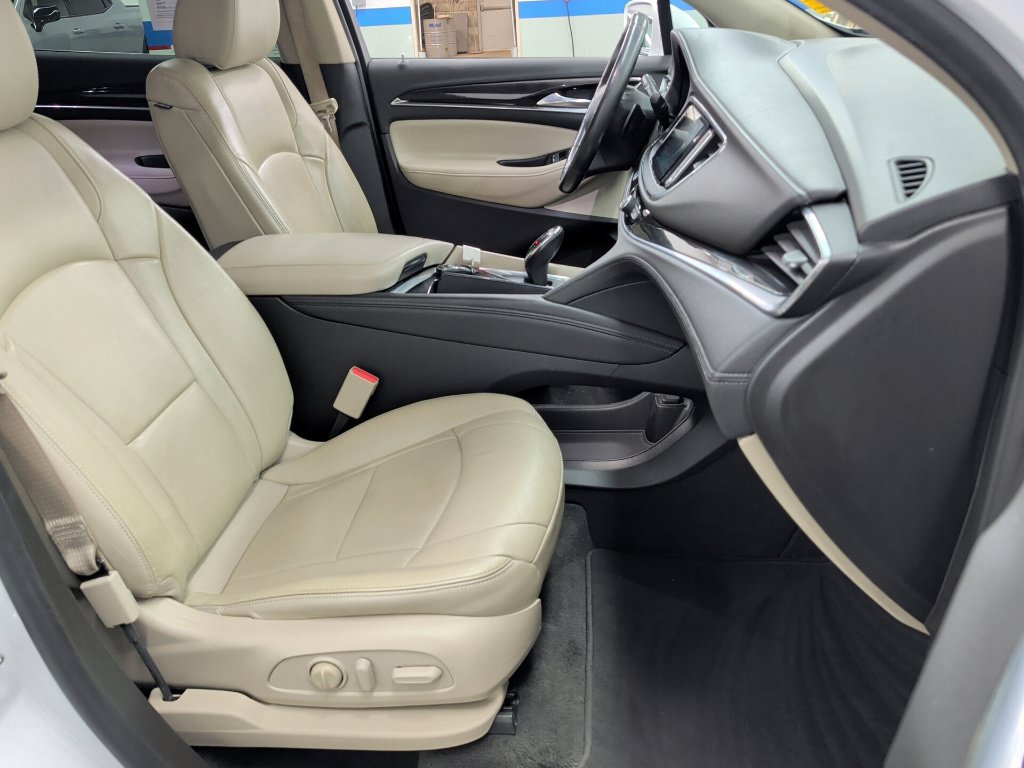 Used 2019 Buick Enclave Essence FWD image 38