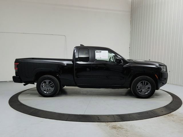 Used 2025 Nissan Frontier SV image 8