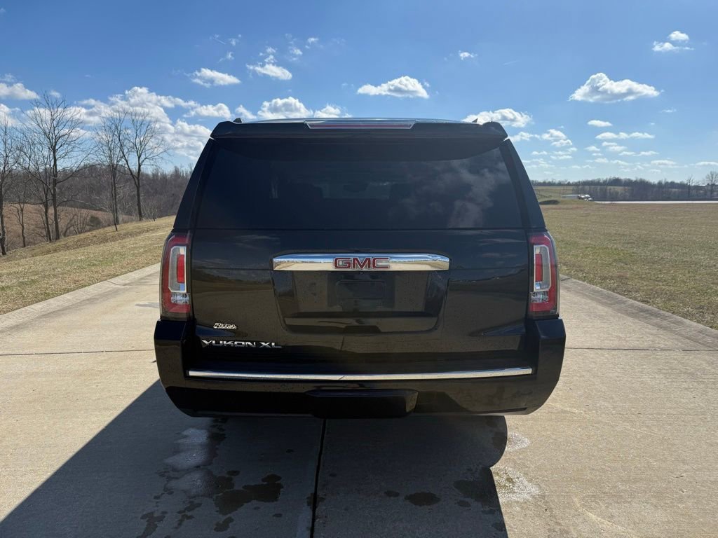 Used 2016 GMC Yukon XL Denali w/ Open Road Package image 4
