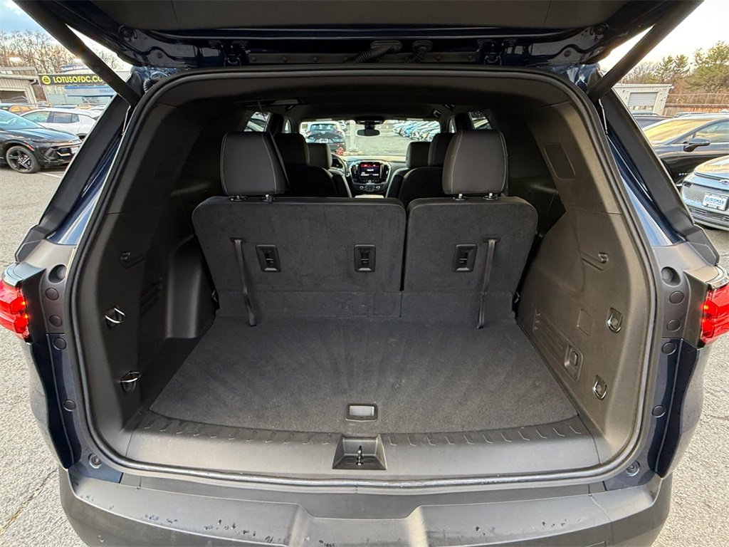 Used 2023 Chevrolet Traverse LT image 23
