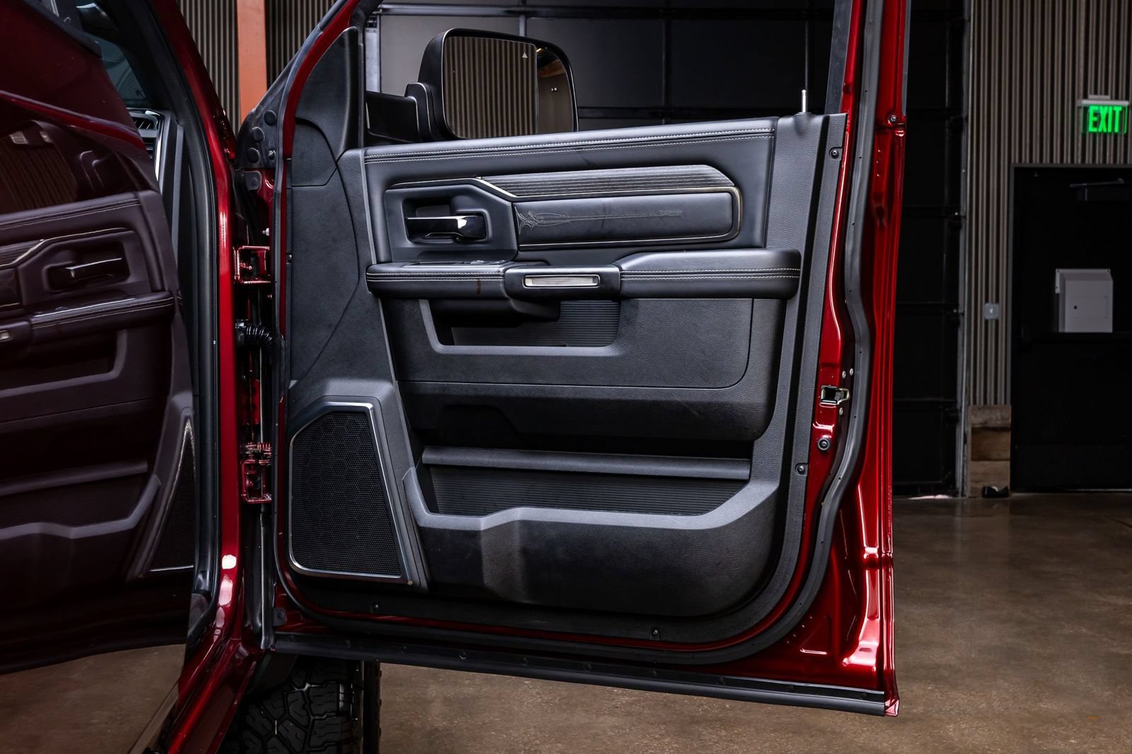 Used 2022 RAM 3500 Limited w/ Night Edition AWD/4WD image 34