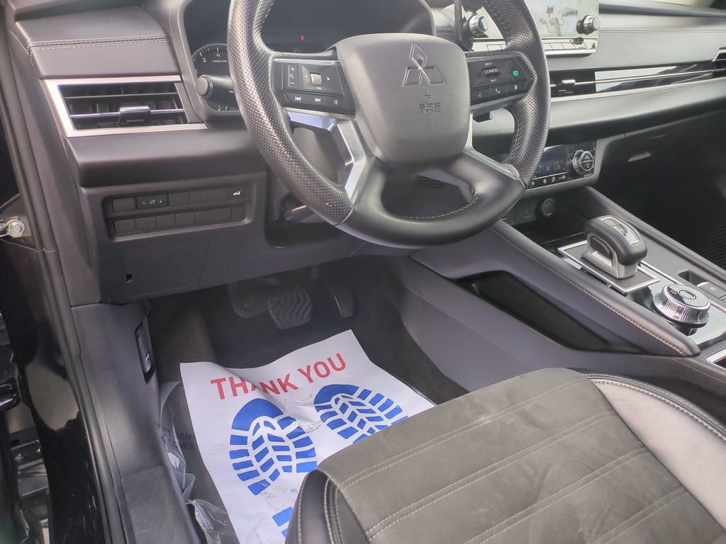 Used 2024 Mitsubishi Outlander FWD image 9
